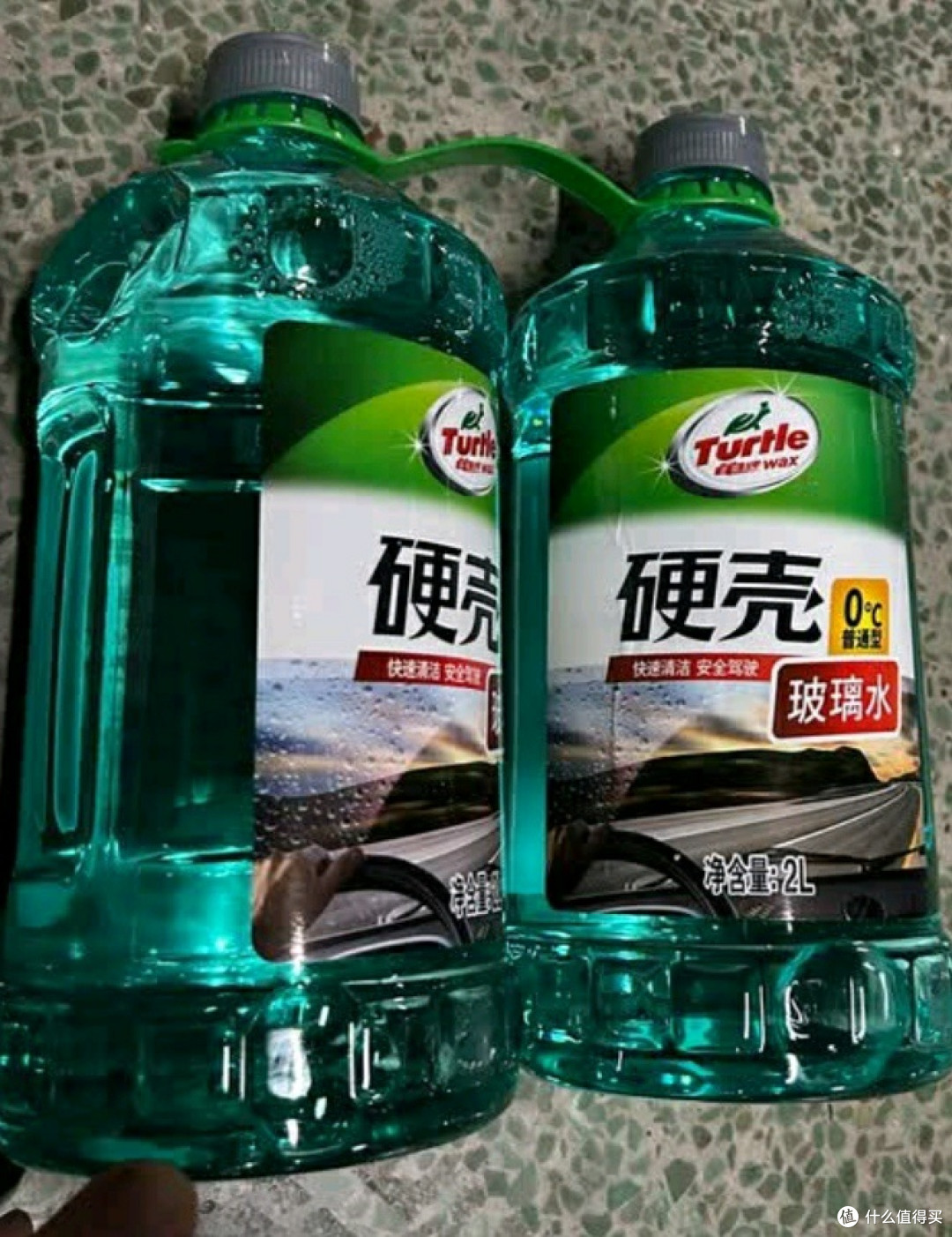 龟牌硬壳玻璃水，清洁无忧