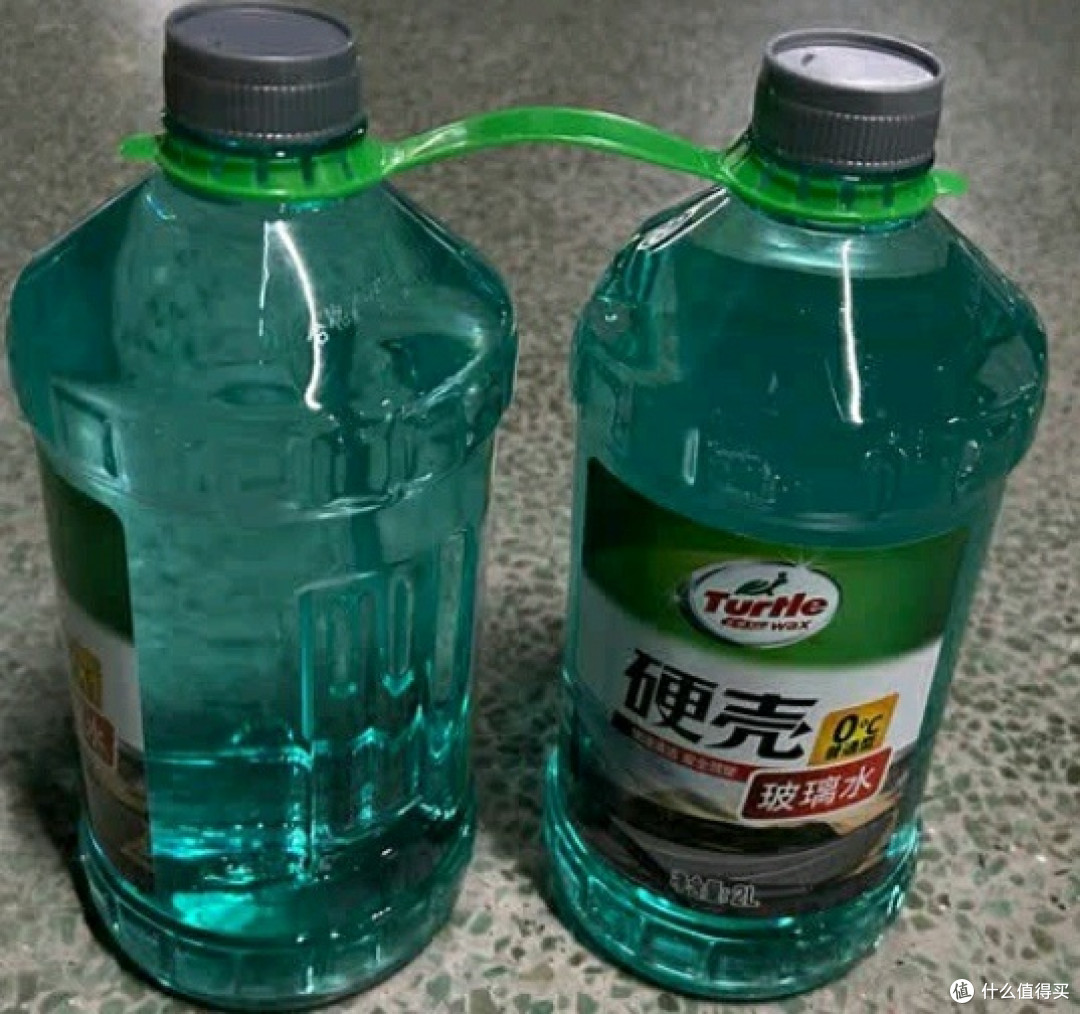 龟牌硬壳玻璃水，清洁无忧