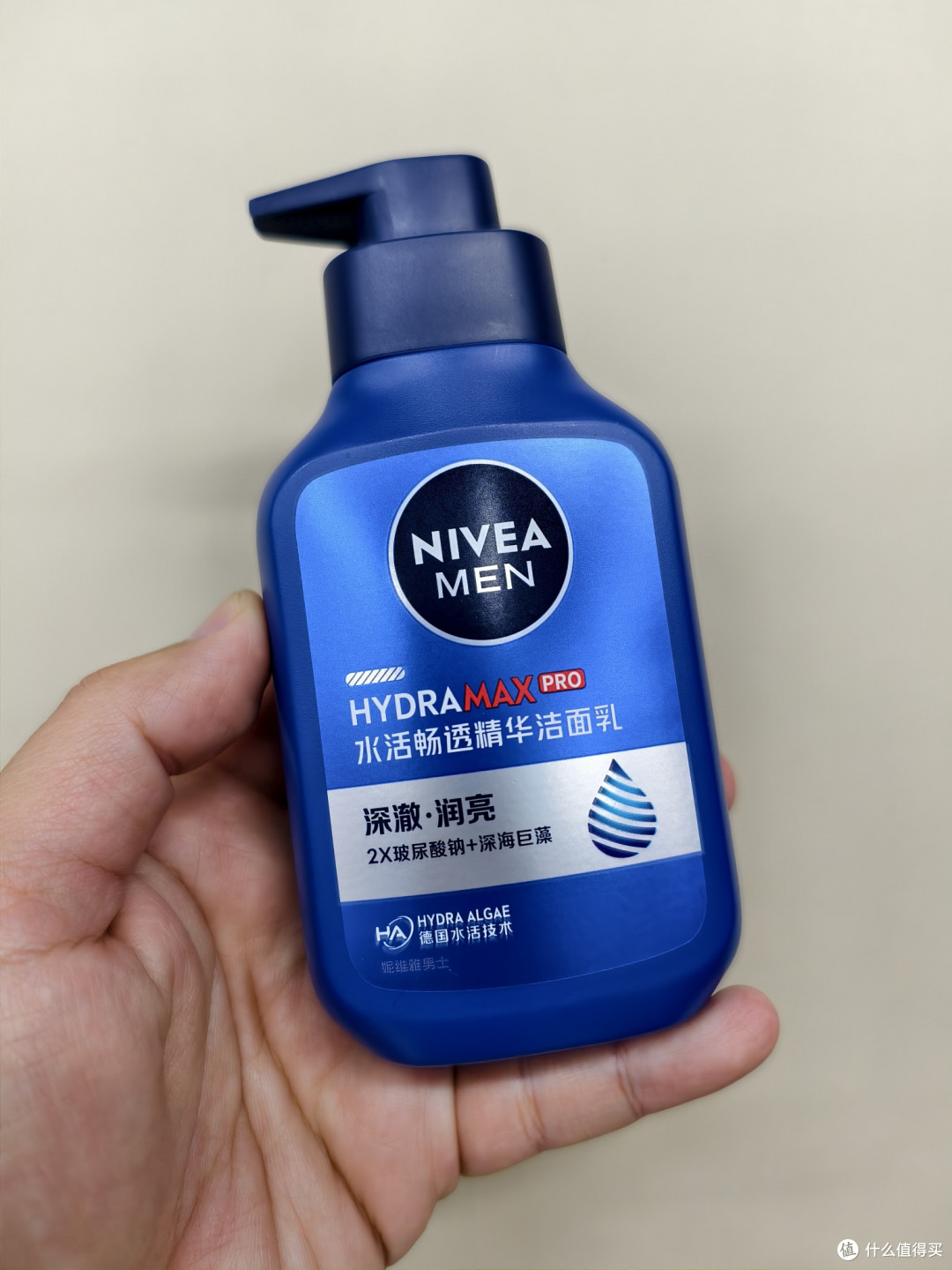 妮维雅男士洁面乳:拯救油脸的清爽神器