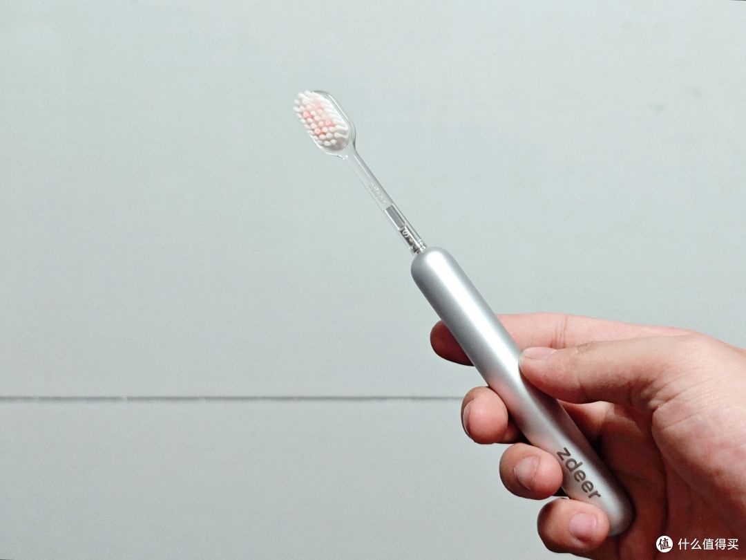 从电动回归手动,我花99元买了这支手动牙刷