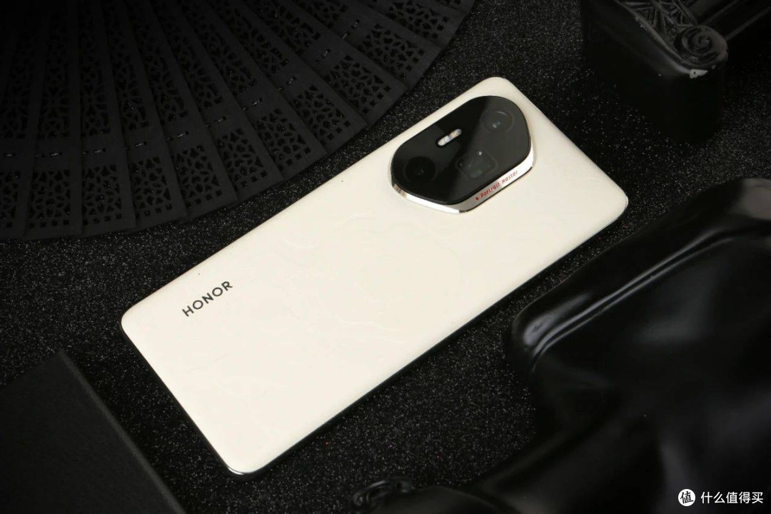 荣耀旗舰果然猛,12GB+512GB跌至2249元,性价比凸显!