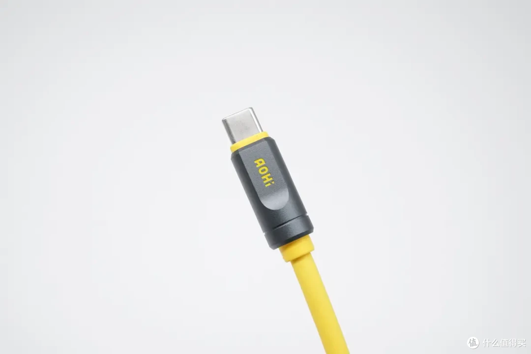 240W全功能+120Gbps带宽,奥海阿多尼斯USB4 2.0全功能数据线评测