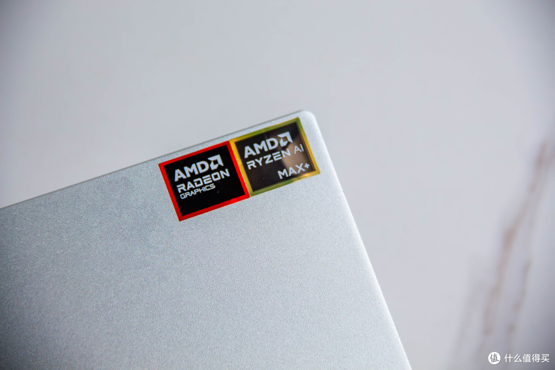 用核显本地运行AI能媲美4090?!AMD 锐龙 AI MAX+395有点东西