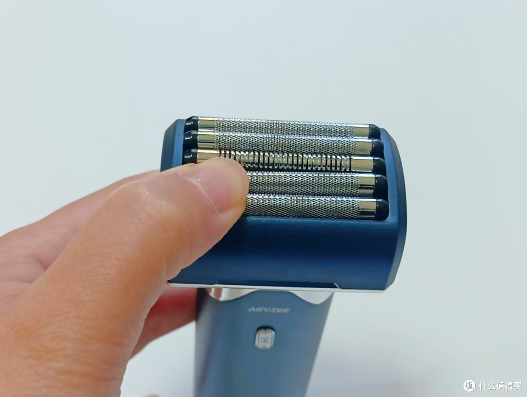 未野往复式剃须刀:27000转超高转速剃净硬胡,媲美千元级顺滑度
