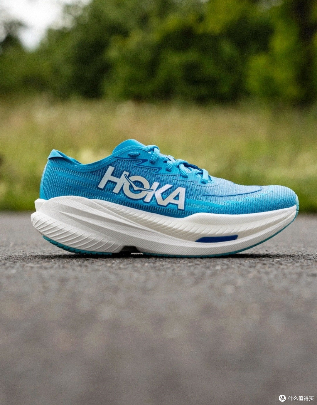 跑鞋界的 “蓝色精灵”:HOKA ONE ONE MACH X2