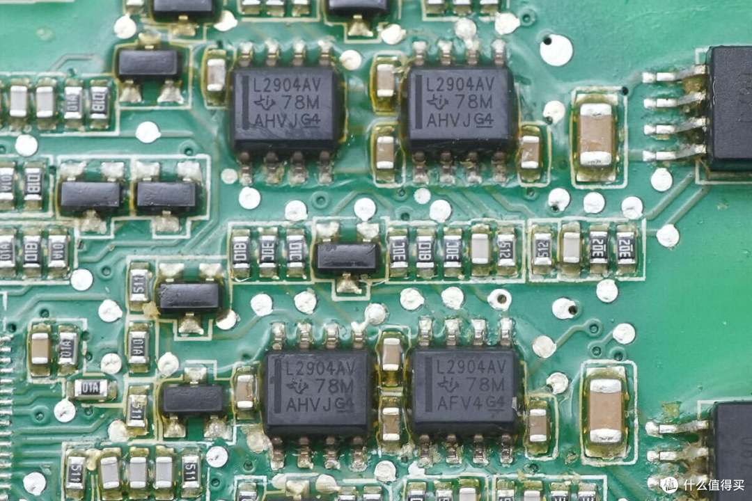 采用380V三相交流输入,麦格米特15kW新能源汽车充电模块拆解
