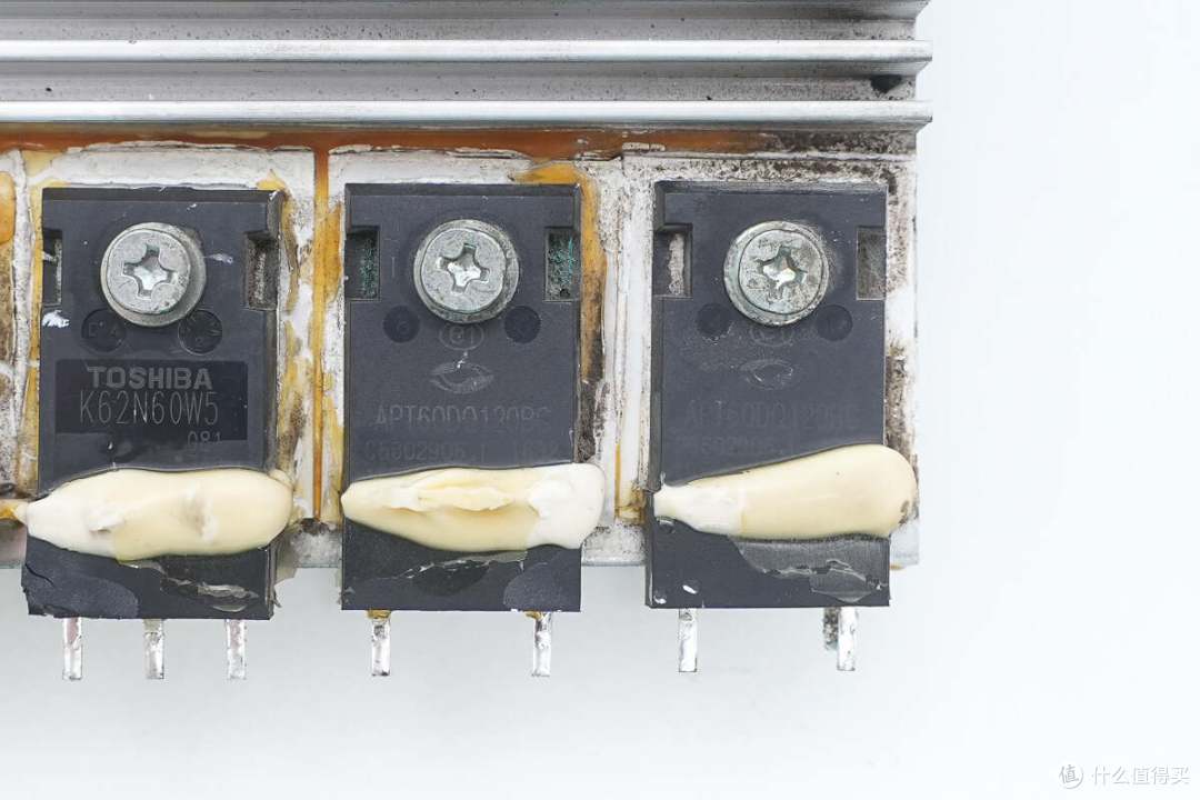 采用380V三相交流输入,麦格米特15kW新能源汽车充电模块拆解