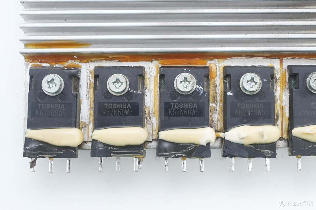 采用380V三相交流输入,麦格米特15kW新能源汽车充电模块拆解