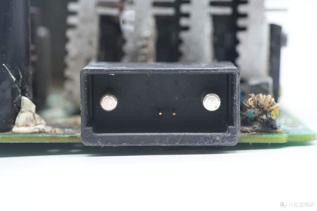 采用380V三相交流输入,麦格米特15kW新能源汽车充电模块拆解