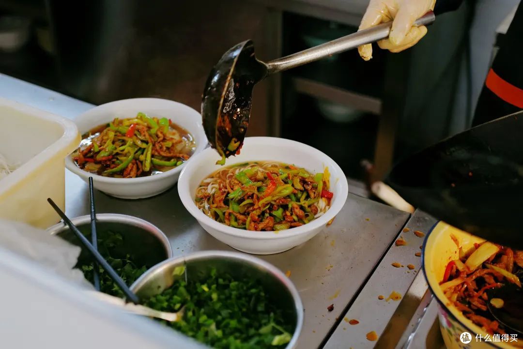 这座仙境般的小城竟然是隐藏的美食王者,下饭程度一绝