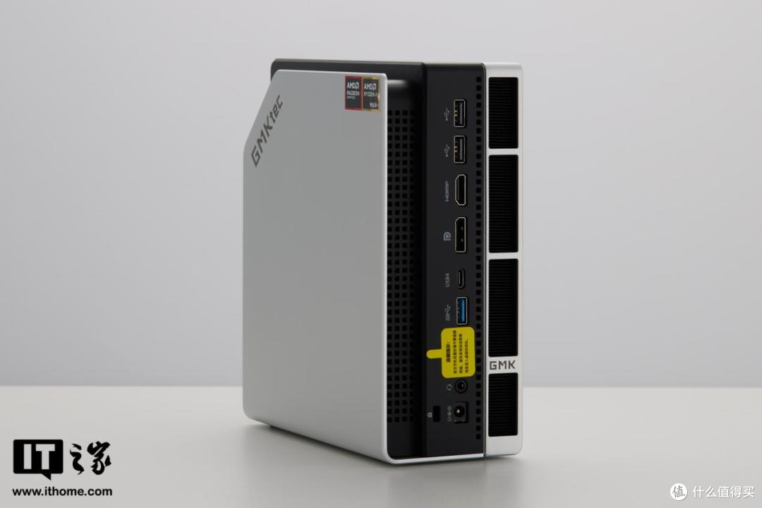极摩客EVO-X2 AI桌面主机图赏:轻巧紧凑,锐龙AI Max+395加持
