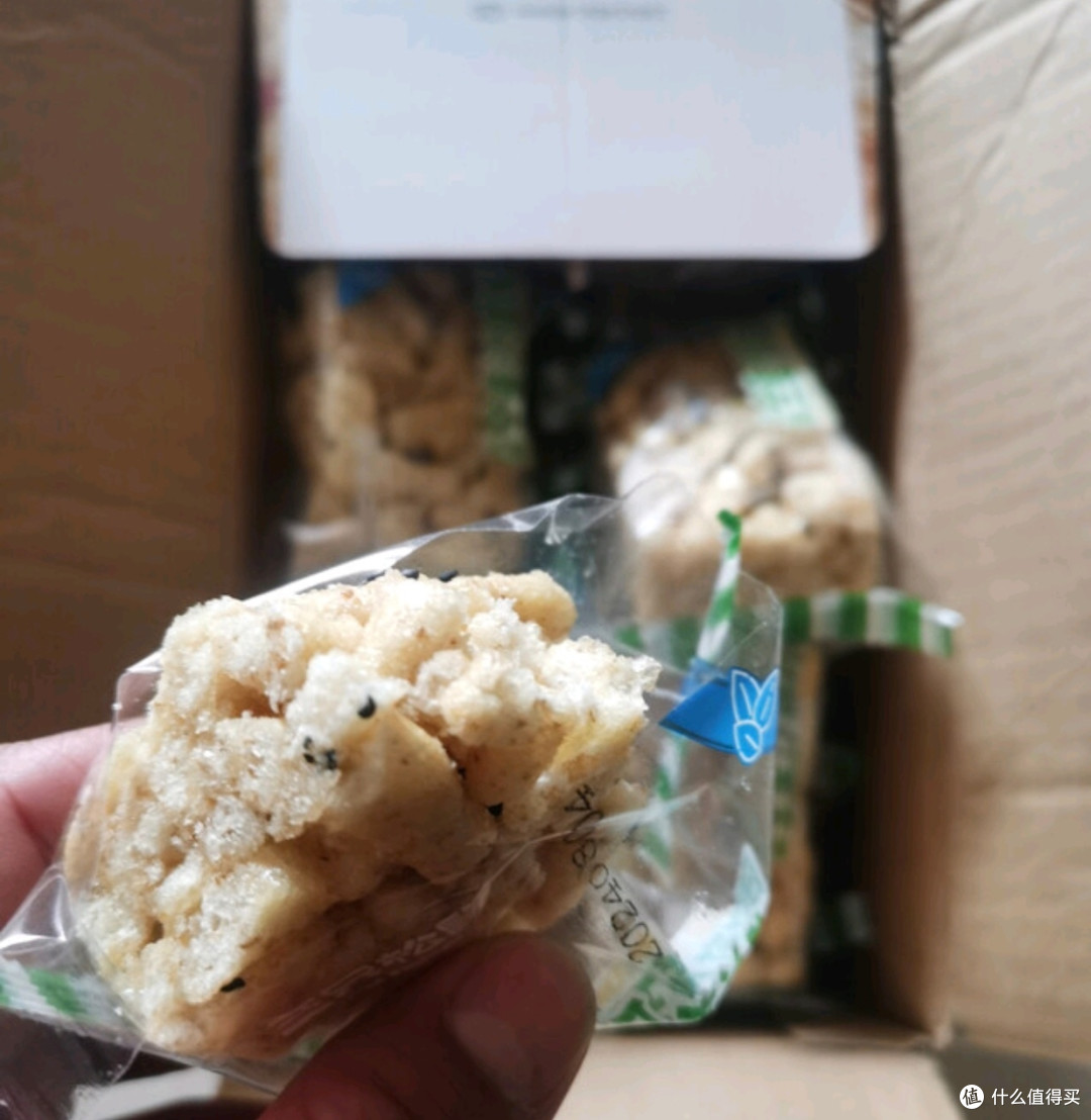 618必囤！三只松鼠沙琪玛，一口沦陷的甜蜜暴击