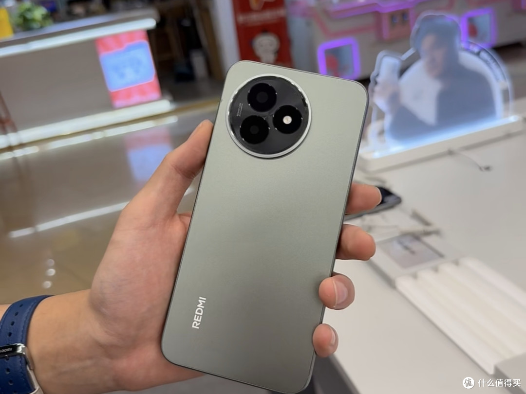 2599元起!小米REDMI K80至尊版发布,这款性能怪兽值得入手吗?