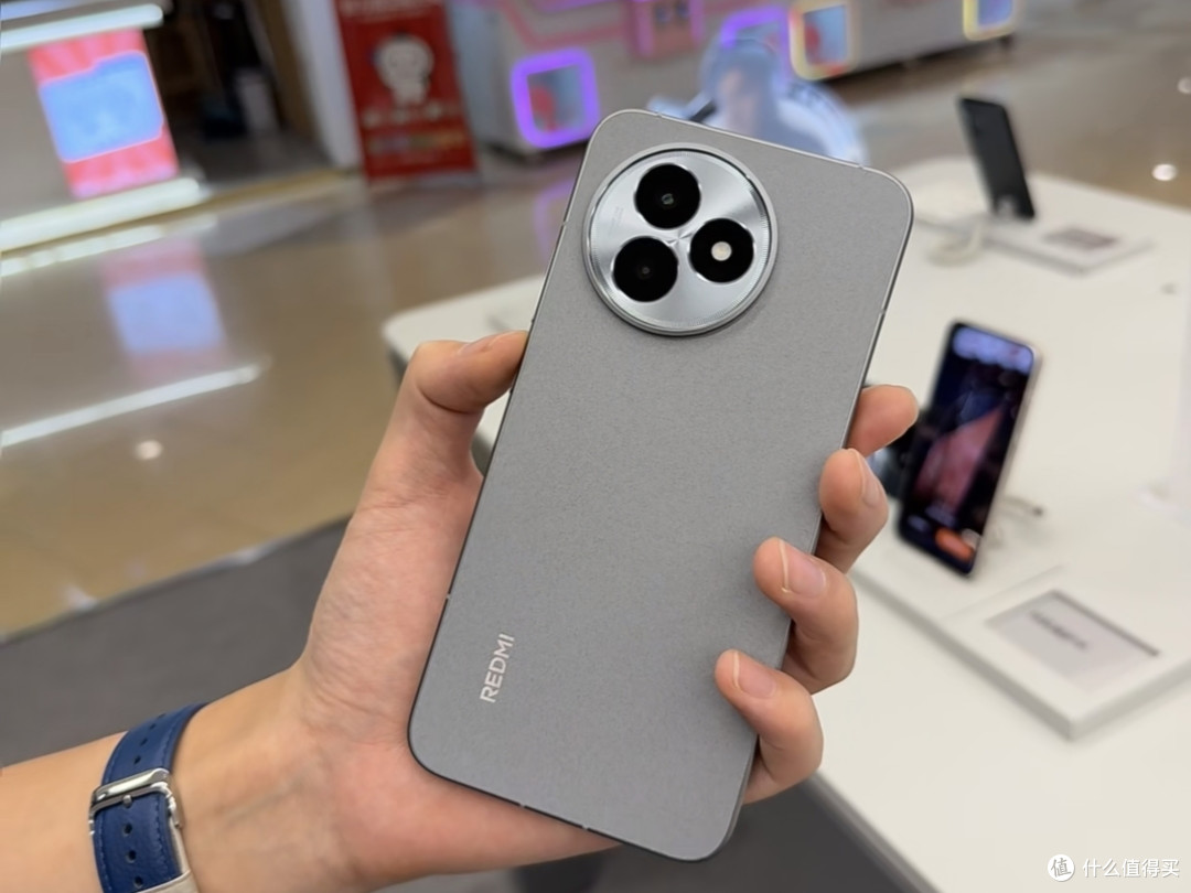 2599元起!小米REDMI K80至尊版发布,这款性能怪兽值得入手吗?
