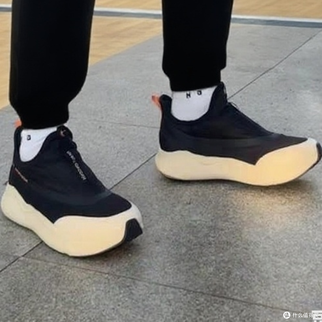 最近入手的的一脚蹬运动鞋
