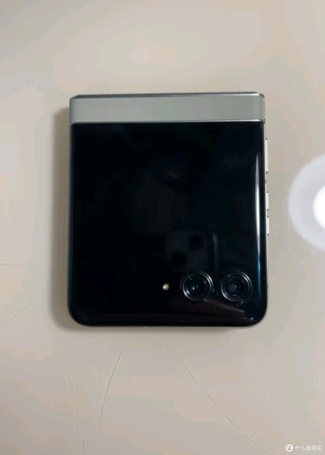 摩托罗拉联想moto razr 50 超轻时尚 多功能大外屏