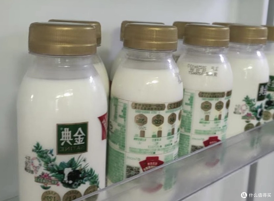 伊利金典：15天保鲜期的「乳蛋白贵族」，晨光中的奢侈陷阱？  