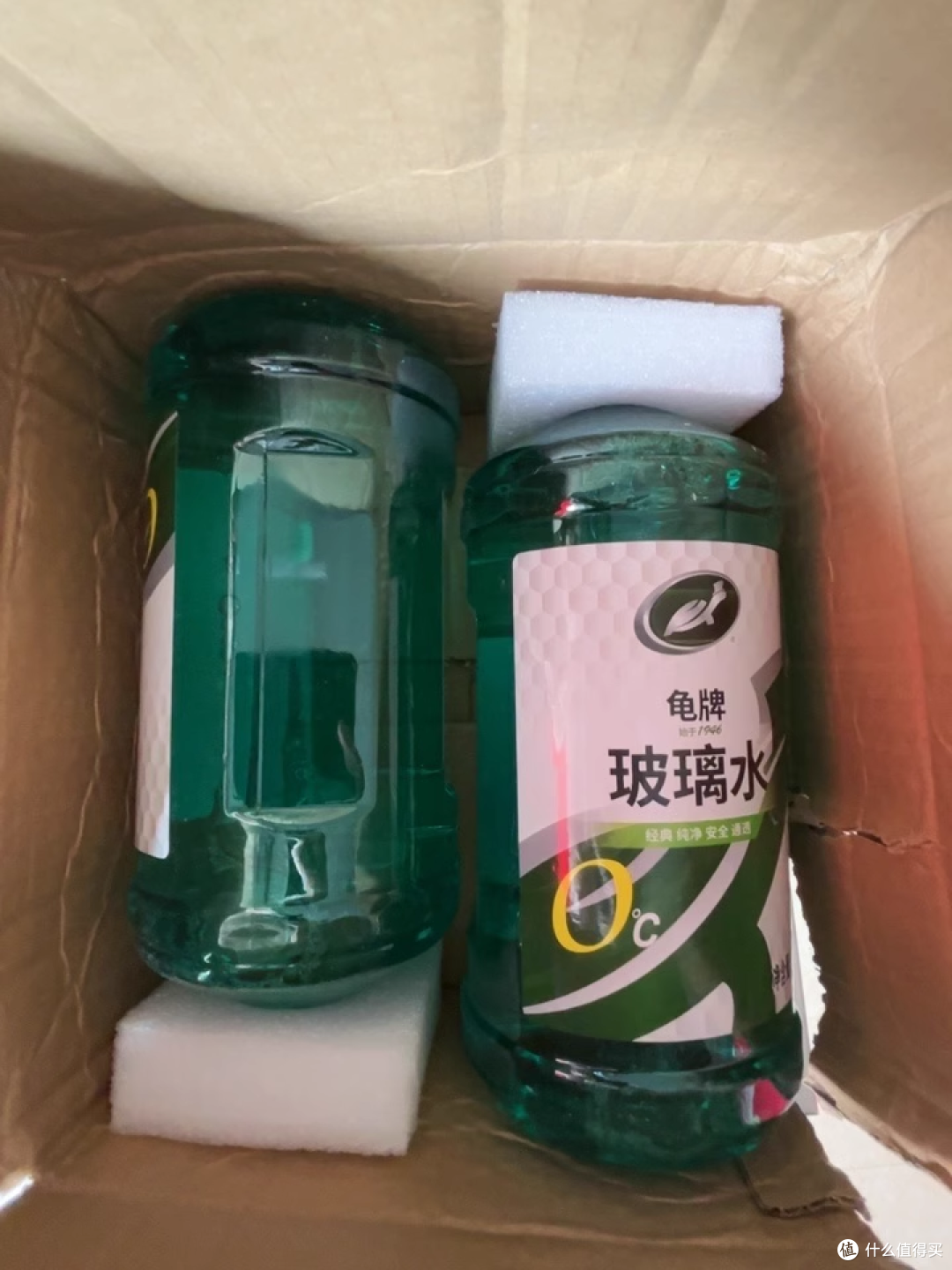 夏天玻璃脏到崩溃?这瓶水 3 秒还你 “高清视野”