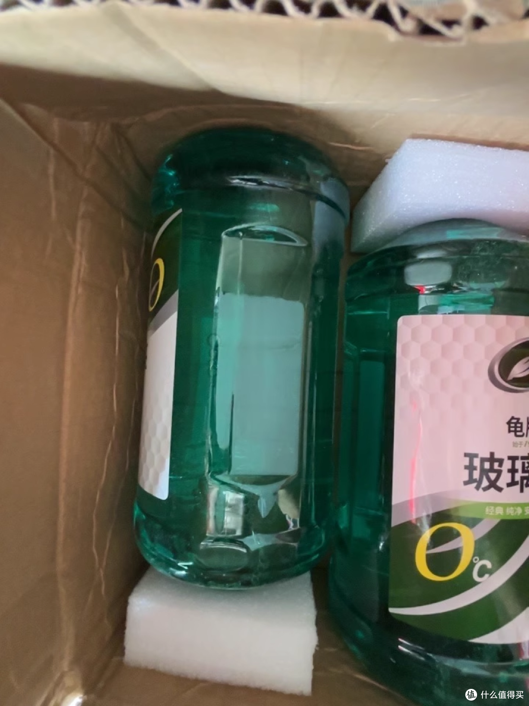 夏天玻璃脏到崩溃?这瓶水 3 秒还你 “高清视野”