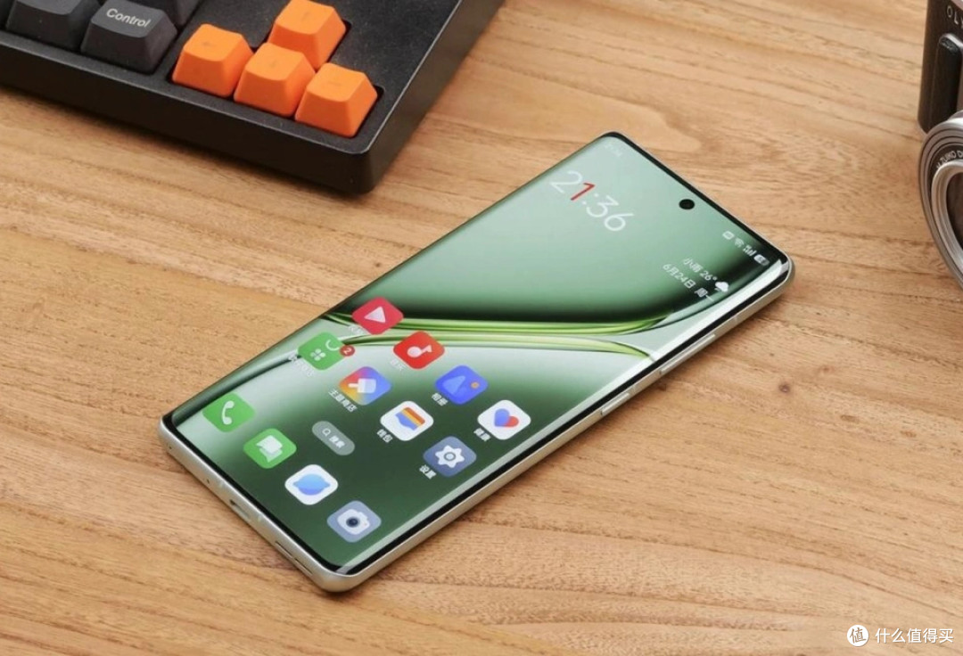 一加坚决清仓,从4399元跌至2825元,24GB+1TB+6100mAh+光学防抖