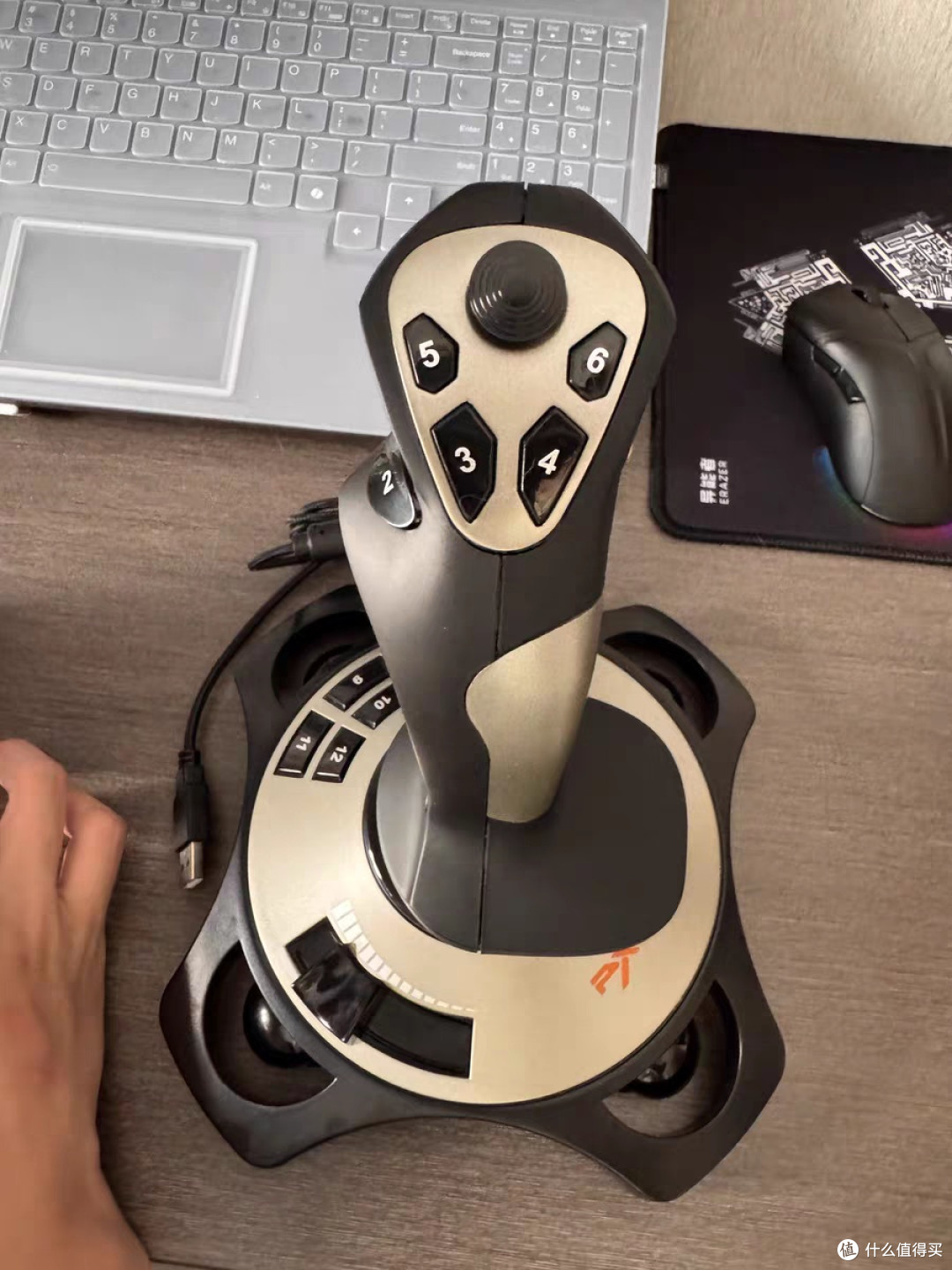 PXN莱仕达2113Pro模拟飞行控制器:从键盘党到“云端机长”