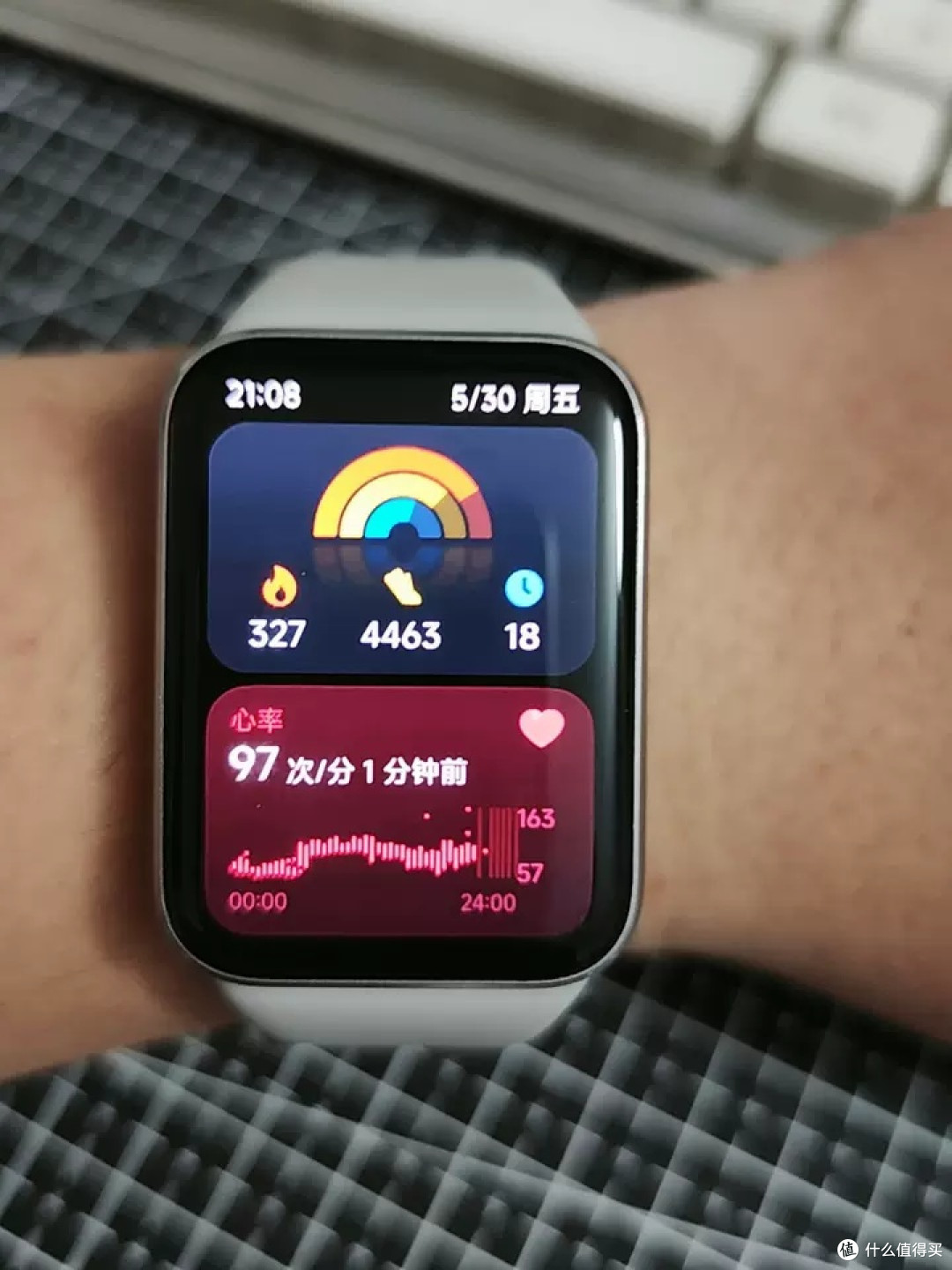 极简主义的觉醒:小米手环9Pro如何重塑我的数字生活