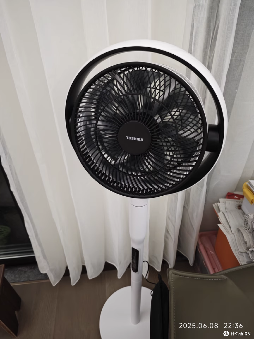 救命！这风扇吹的哪是风，是我的梦中情扇！