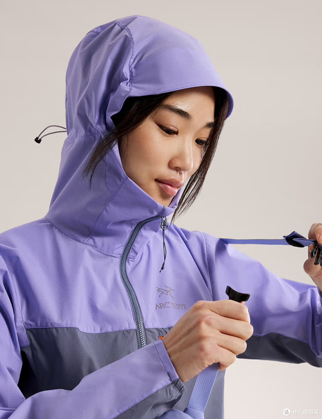 始祖鸟轻量女子风壳夹克,当科技美学邂逅户外功能主义!