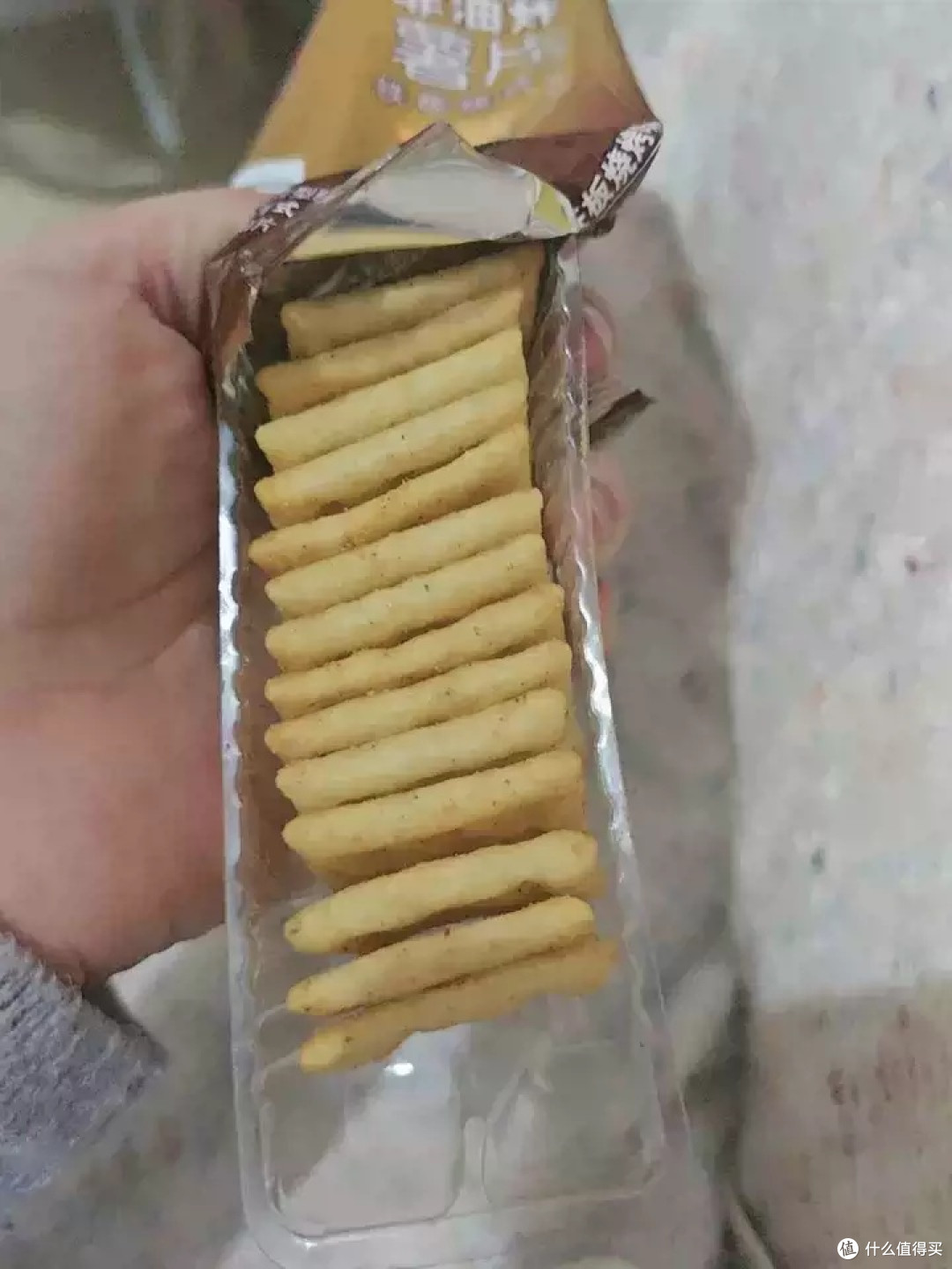 咔嚓一声,咬开童年的酥脆密码——洽洽喀吱脆薯片