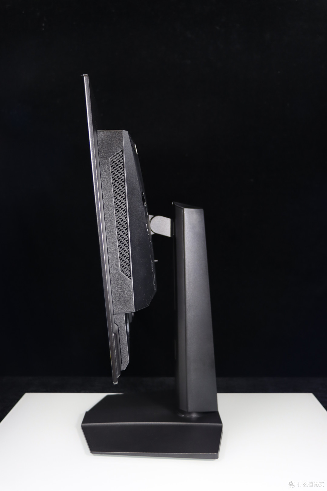 顶奢级的视觉享受!微星 MAG 272UP QD-OLED X24 流光显示器
