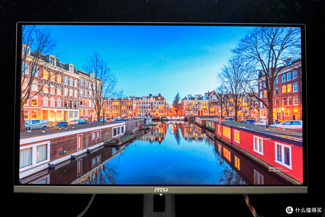 顶奢级的视觉享受!微星 MAG 272UP QD-OLED X24 流光显示器