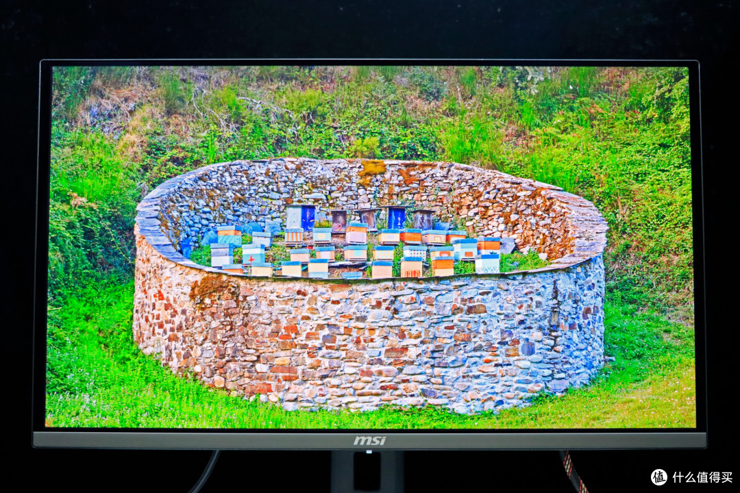 顶奢级的视觉享受!微星 MAG 272UP QD-OLED X24 流光显示器