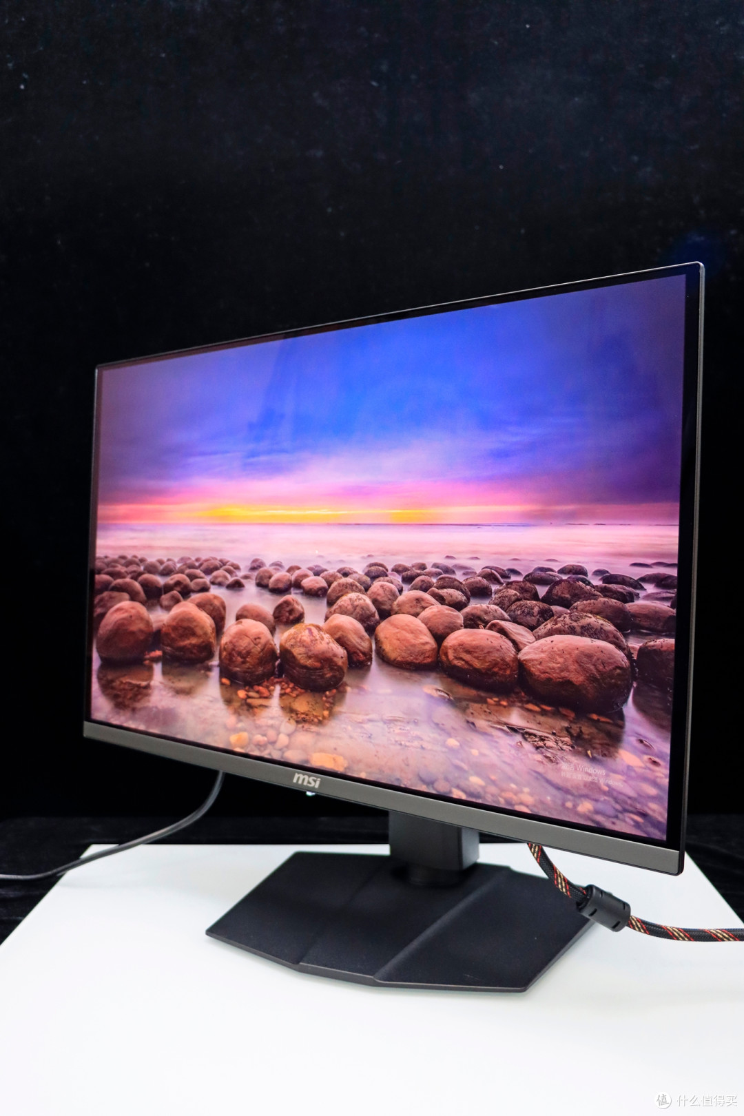 顶奢级的视觉享受!微星 MAG 272UP QD-OLED X24 流光显示器