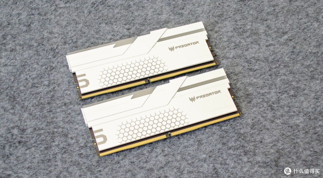 一键超频真香！宏碁掠夺者冰刃 DDR5 8000 48GB 英特尔IPO体验