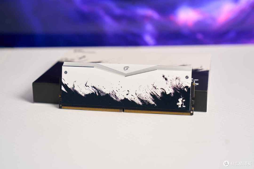 水墨设计，性能强劲，七彩虹 iGame 影系列内存