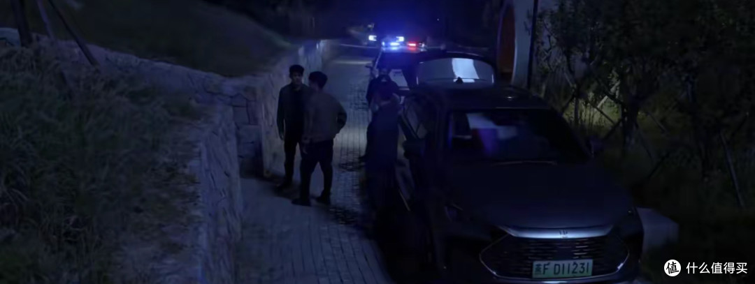 万万没想到,现在政府大院里停的最多的车,不是奔驰宝马,也不是