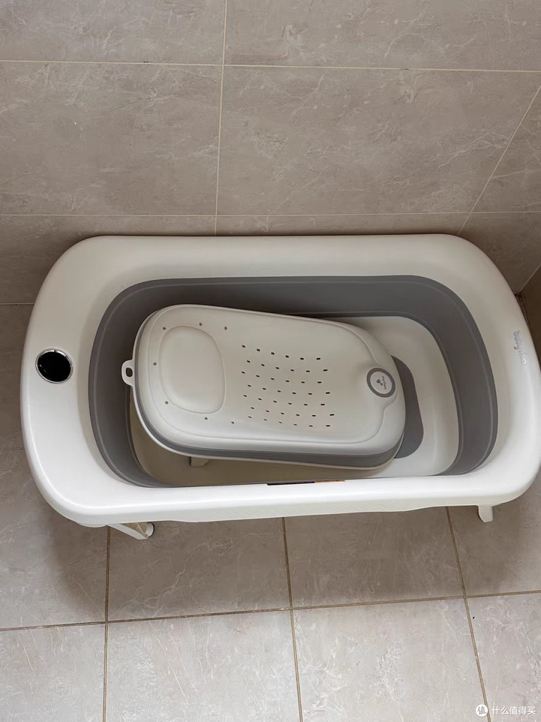 环保材质折叠浴盆,宝宝洗澡更安全