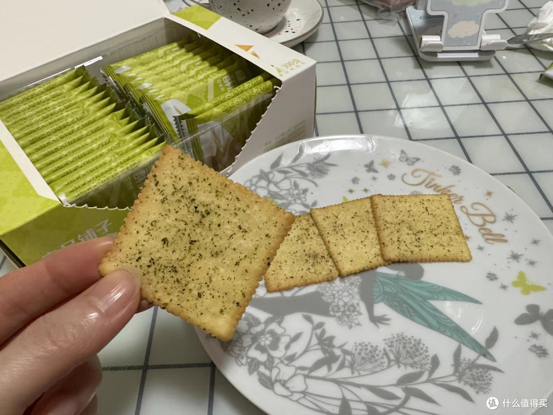 良品铺子饼干作为送礼佳品,兼具品质、口味与情感价值