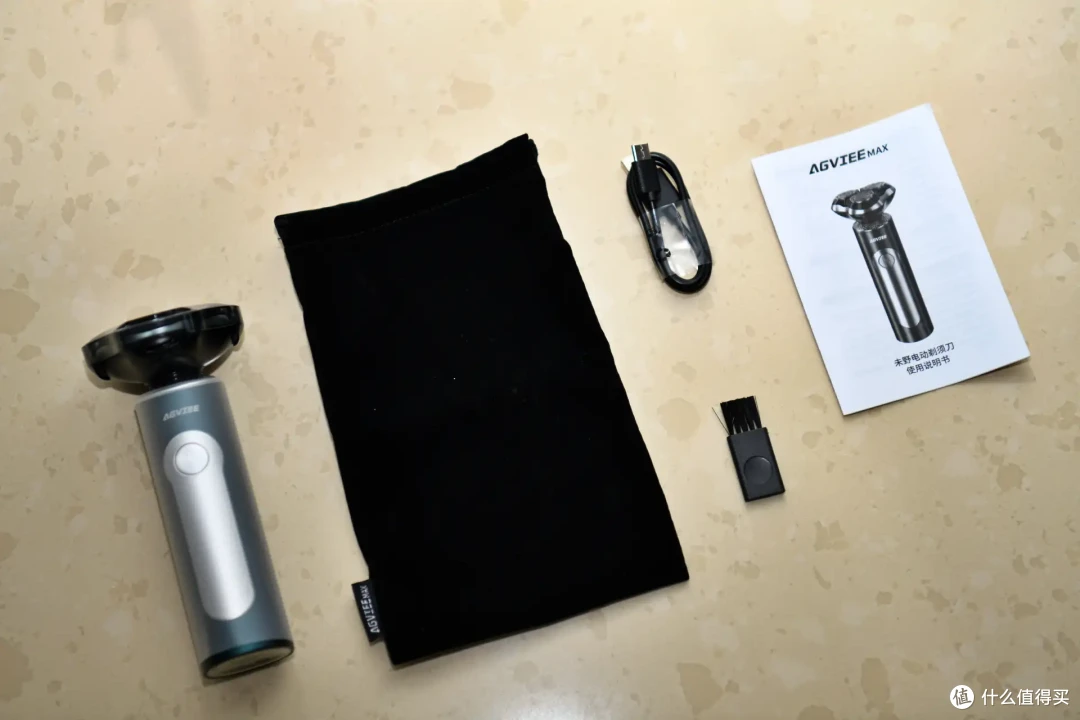 德国进口刀片+18000转/分,剃须不留痕,千元性能:末野MAX实测