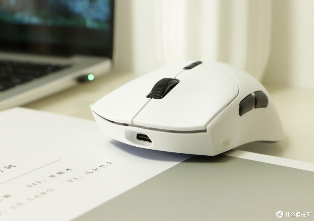 雷柏VT7系列无线电竞鼠标测评!1.2亿光微动、8K回报率、遥遥领先