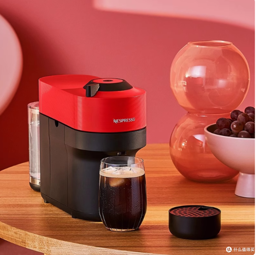 为生活注入浓情,NESPRESSO Vertuo pop 红色咖啡机与咖啡胶囊