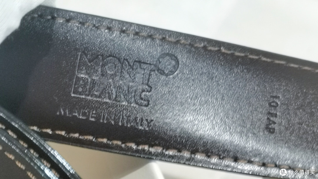 这个我觉得是缺陷的设计让我推掉了老婆送的万宝路皮带