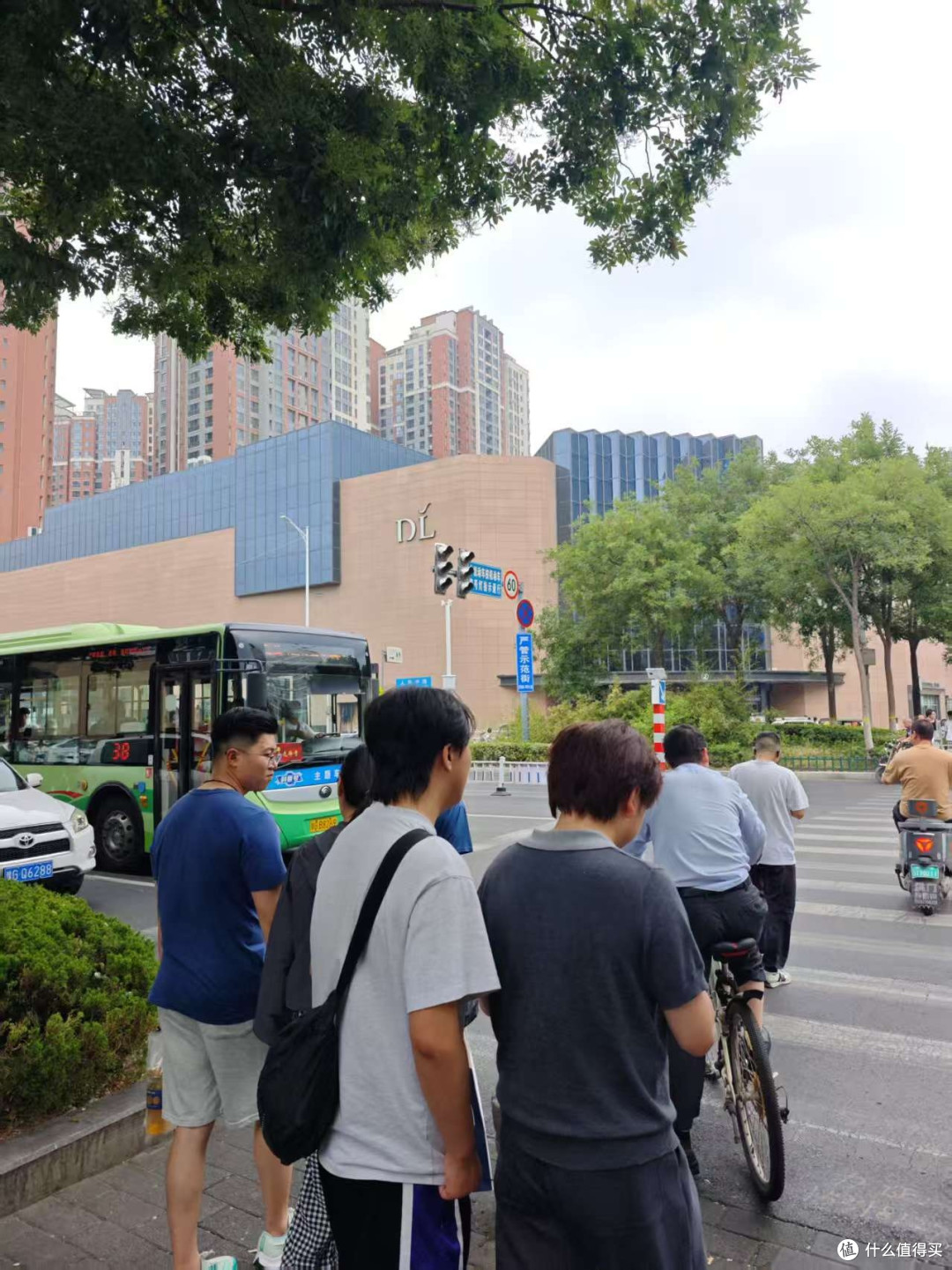 新乡胖东来（大胖）外景