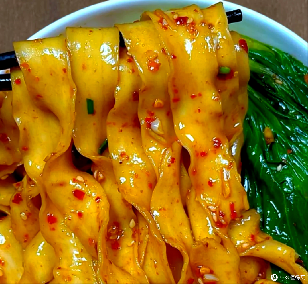 撩咋咧!油泼面这样做怎么都好吃~