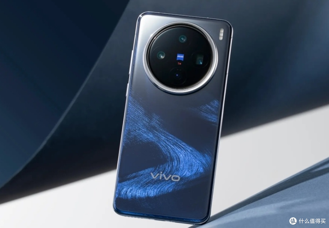 vivo果断“发飙”,12GB+256GB跌价1300元,100倍变焦+天玑9400