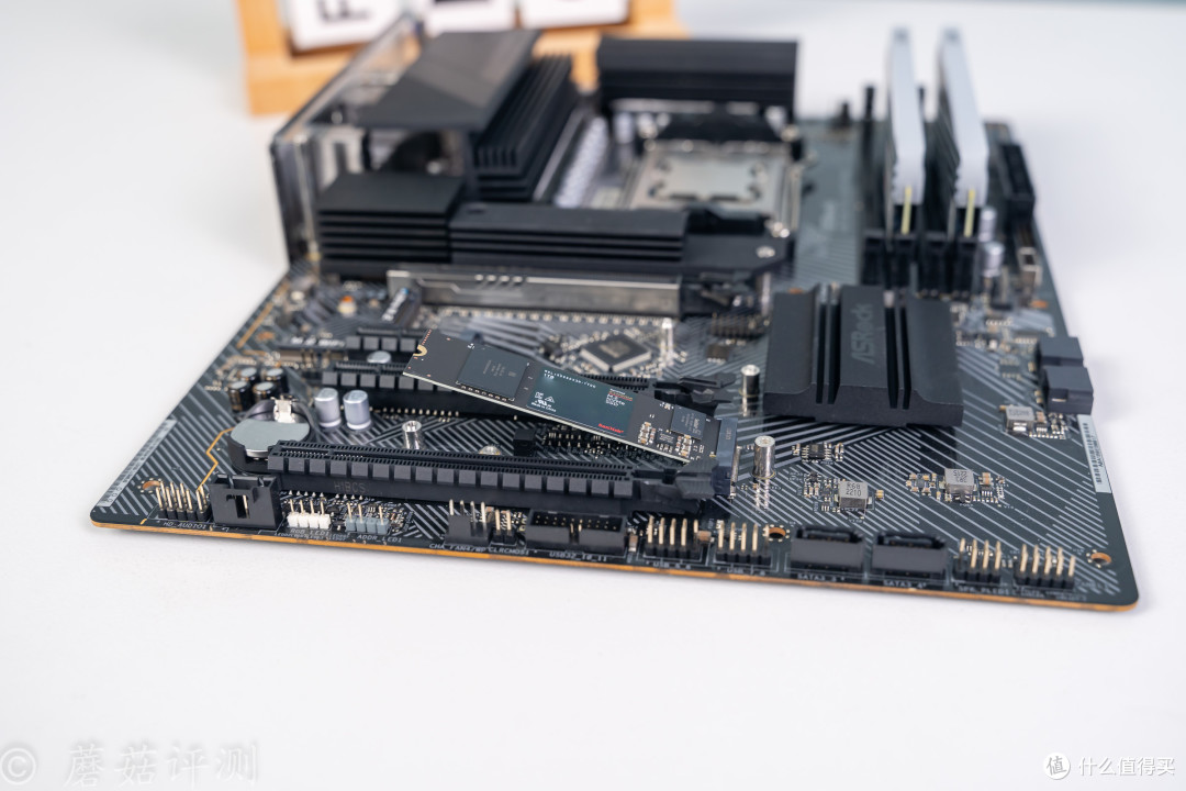 X870也就那样,X670性价比出众,华擎X670E PG Lighting主板 装机