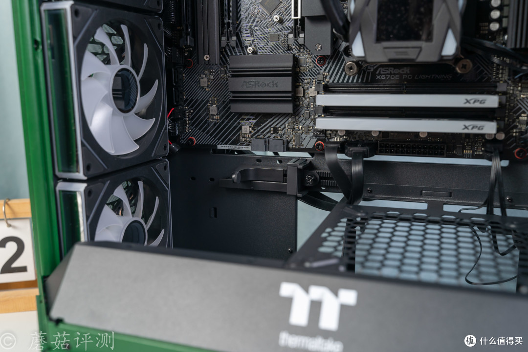 X870也就那样,X670性价比出众,华擎X670E PG Lighting主板 装机
