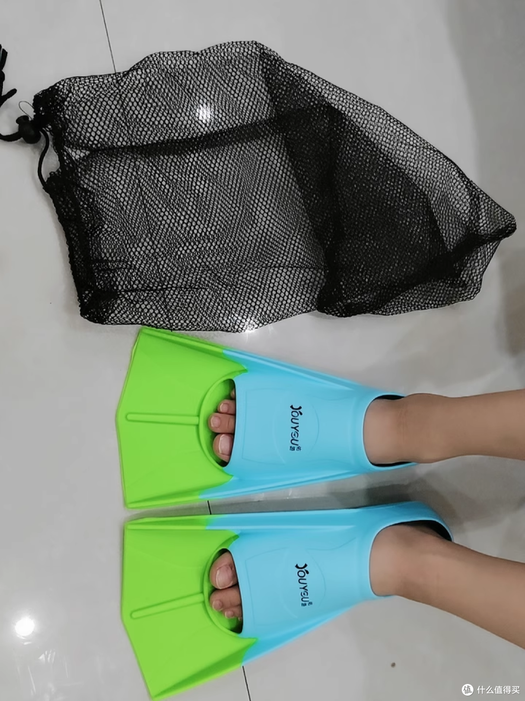 有这脚蹼,我在水里直接化身 “浪里小白龙”