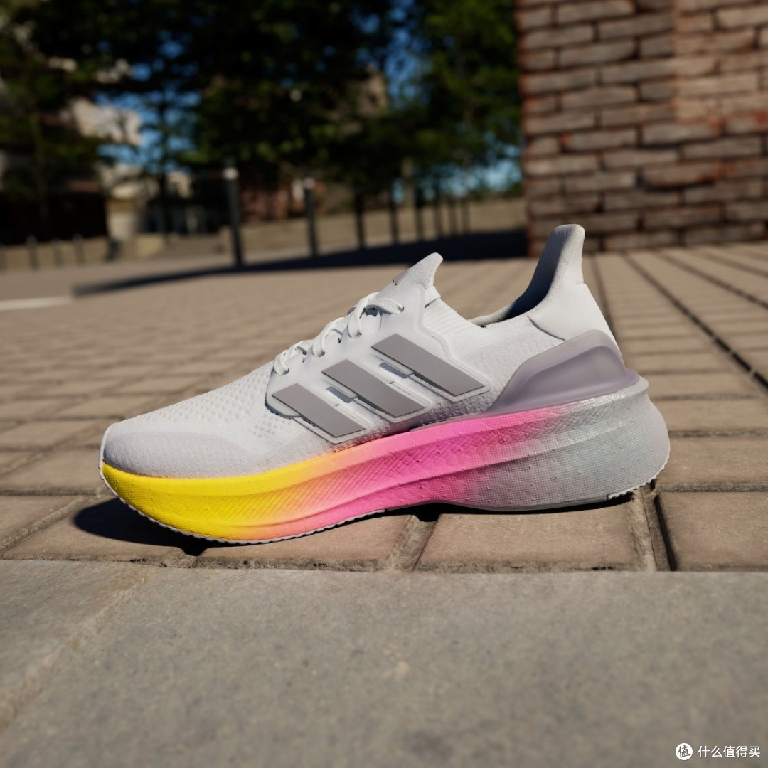 阿迪达斯Ultraboost 5：跑步的理想伴侣