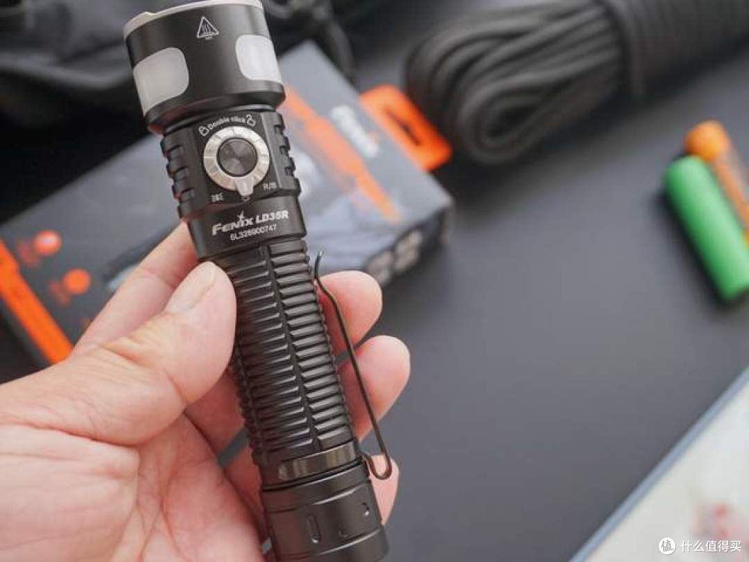 三光齐聚,一筒多用!Fenix LD35R手电开启照明新境界